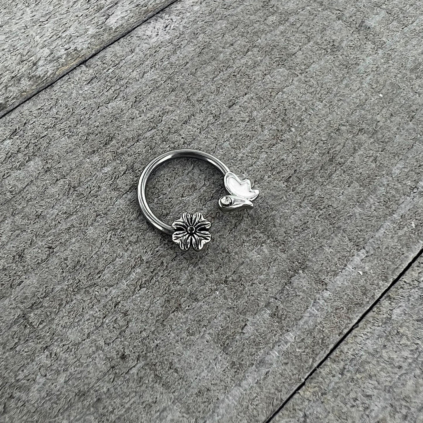16G 3/8 Clear Gem White Butterfly Square Flower Horseshoe